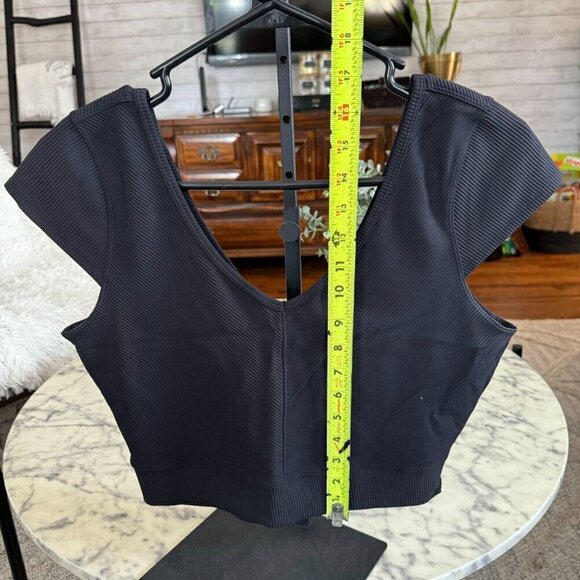 Lululemon Ready to Rise Short Sleeve Black Crop Top Size 2 - Picture 7 of 8